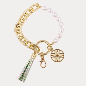 NWT Lilly Pulitzer Wristlet Gold and Pearl Charm Keychain